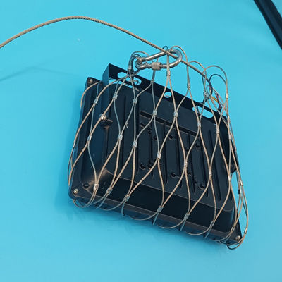 7 x 7 ワイヤーメッシュ 防落カバー 投光灯スピーカーのための鉄のセーフネット