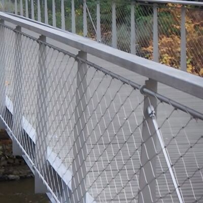 橋の安全のためのダイヤモンドステンレスステールケーブルフェルル織りワイヤロープ網