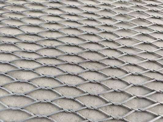 ロール長30m 鳥居用ワイヤ網開口 30mm X 30mm 耐久性網 鳥居用および鳥居保護用に設計された