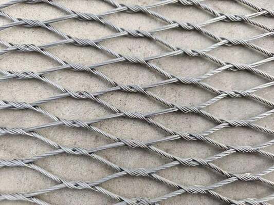 開口30mm × 30mm 鳥居用ワイヤネット ロール 長さ30m ワイヤネット 鳥居や鳥保護のために特別に設計された